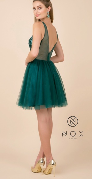 New formal party prom homecoming holiday gown - Picture 2 of 7